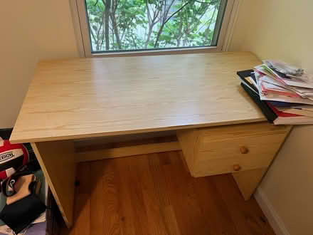 Photo of free desk (Ten mins from Cville downtown) #4