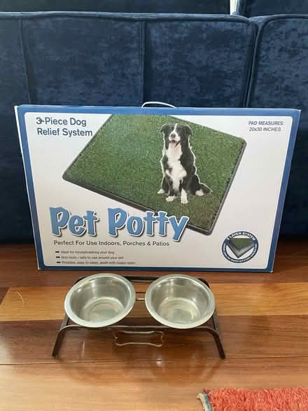 Photo of free Dog Supplies (Downers Grove (Maple/Belmont)) #1