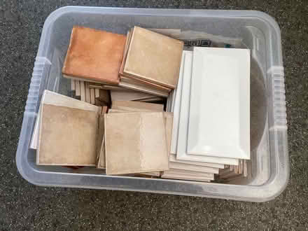 Photo of free Wall tiles (Hoddesdon EN11) #1