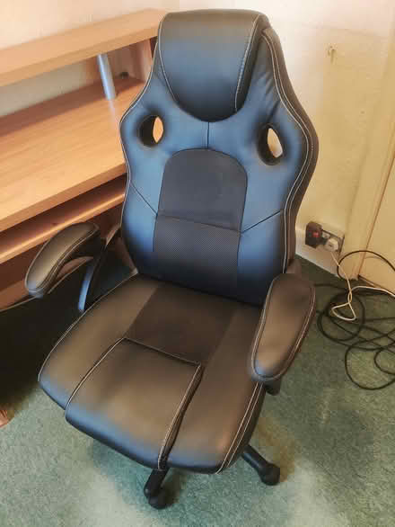 Photo of free Large Computer Desk & Chair (Chingford, E4) #2