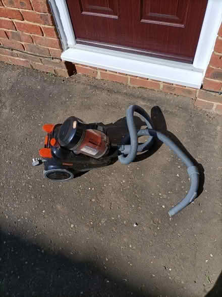 Photo of free Vax power midi2 vacuum. (Chelsfield BR6) #1