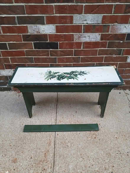 Photo of free Bench (McKnight Rd and Manchester Rd) #1