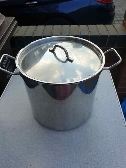 Photo of free Large cooking pot (St Albans, nr Verulamium Park) #2
