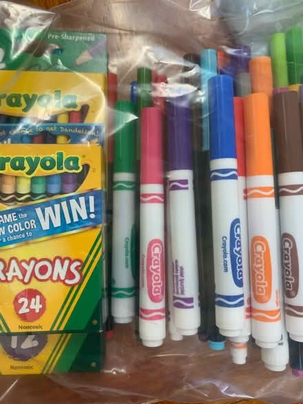 Photo of free Markers/pencils/crayons (Near Rengstorff) #1