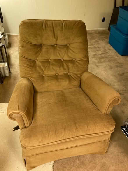 Photo of free Recliner (Olivette) #1