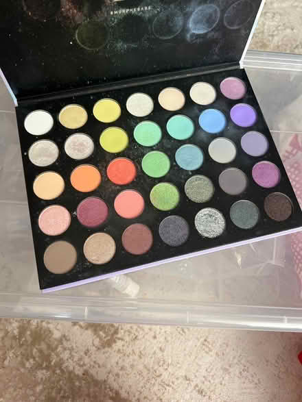 Photo of free Morphe pallete (Droylsden M43) #2