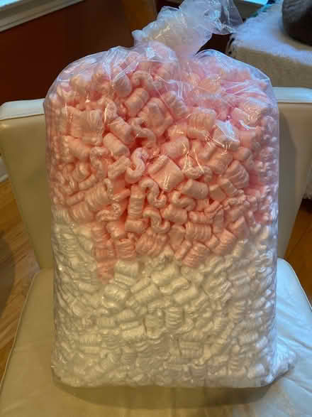 Photo of free styrofoam packing peanuts (south evanston) #2