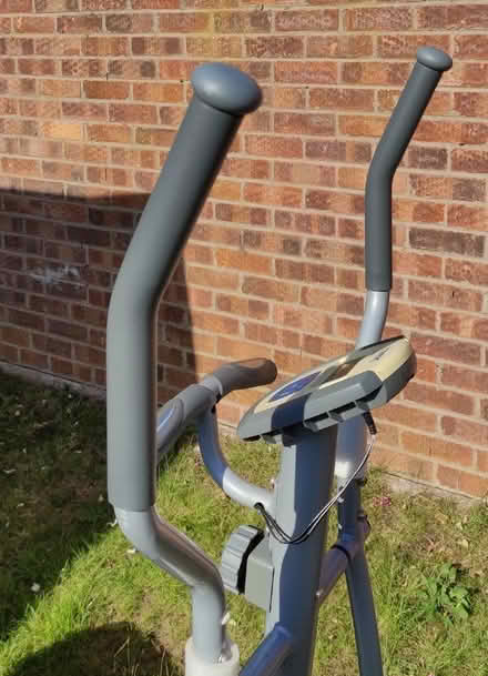 Photo of free York Cross-trainer inspiration (Weeping Cross ST17) #2