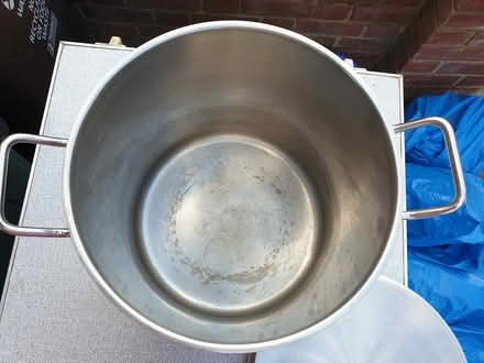 Photo of free Large cooking pot (St Albans, nr Verulamium Park) #1