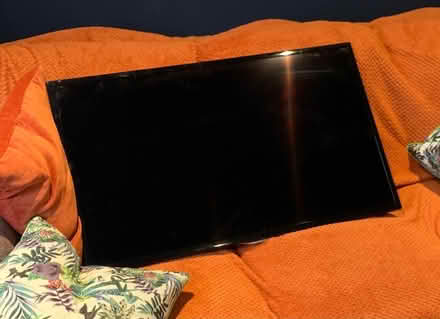 Photo of free 40” Samsung TV (Wokingham RG41) #1
