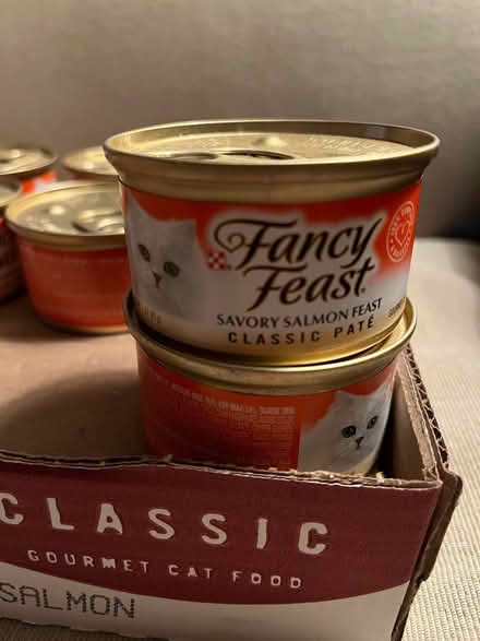 Photo of free Expired Fancy Feast (Magnolia) #1