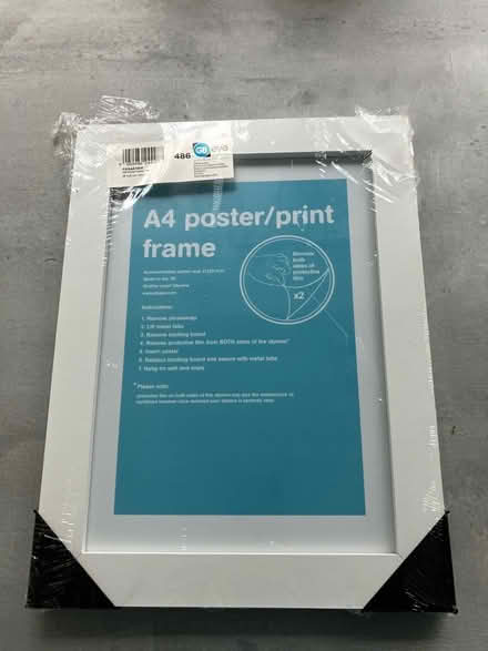 Photo of free A4 white frame (Stevenage SG1) #1