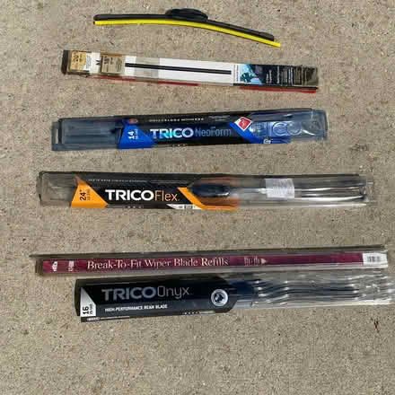 Photo of free Various windshield wipers (Fuquay Varina) #1