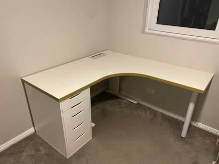 Photo of free Corner desk (Pagewood) #1