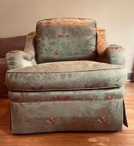 Photo of free Club chair- perfect condition (La Grange) #1