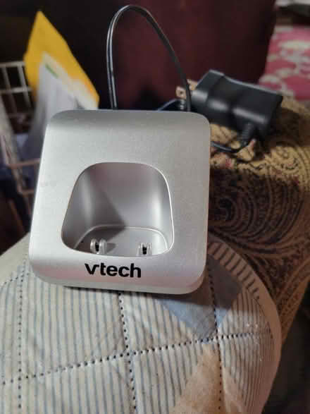 Photo of free Vech phone charger/holder (Aloha/Beaverton) #1
