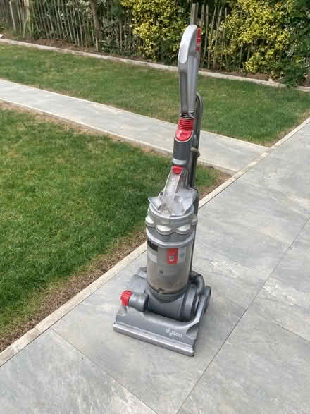 Photo of free Dyson vacuum cleaner (Luton LU2) #1