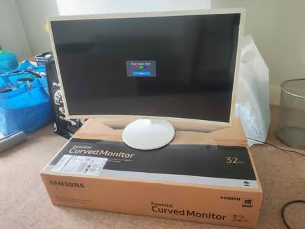 Photo of free Samsung 32" Curved Monitor (Chingford, E4) #1