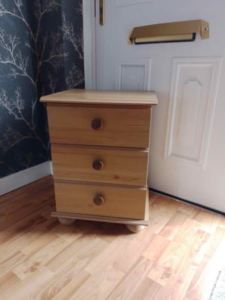 Photo of free Bed side chest drawers (Llanishen CF14) #1
