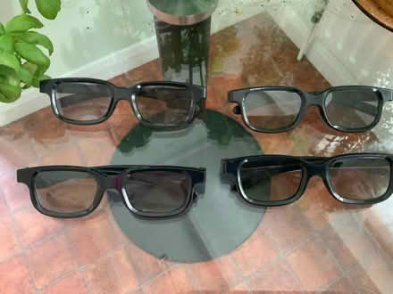 Photo of free 3D glasses X 4 pairs (CT1) #1