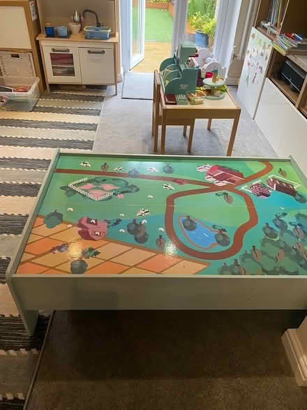 Photo of free Kids play table for trains or Lego (N11 nr new Southgate stn) #3