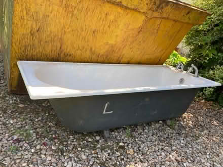 Photo of free Cast iron bath (Royal Leamington Spa CV32) #2
