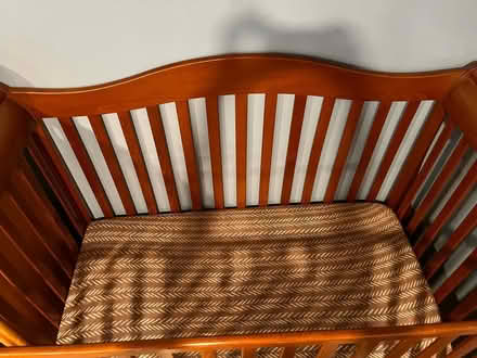 Photo of free Baby crib (South Los Ángeles) #3
