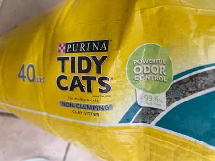 Photo of free Cat clay litter (Pasadena) #1