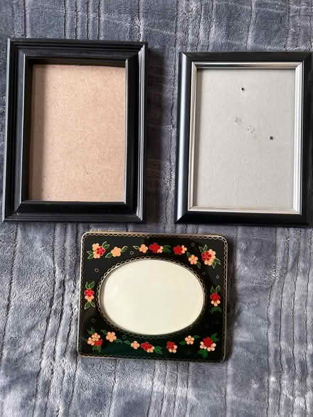 Photo of free #3 frames (Fremont Gomes area) #1