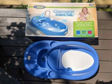 Photo of free 4Moms Clearwater Infant Tub (Darien) #1