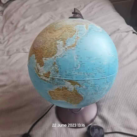 Photo of free Illuminated globe (Garth LL57) #1