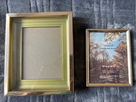Photo of free #9 frames (Fremont Gomes area) #1
