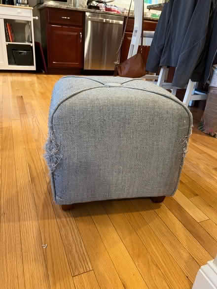 Photo of free Ottoman (Ayer) #2