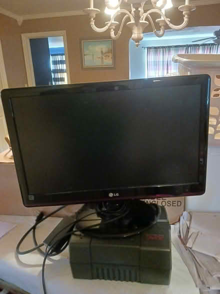 Photo of free LG 21.5" monitor (Near Clearwater High School) #1