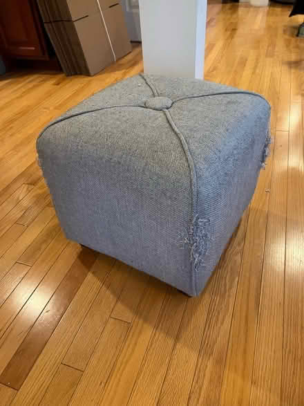 Photo of free Ottoman (Ayer) #1