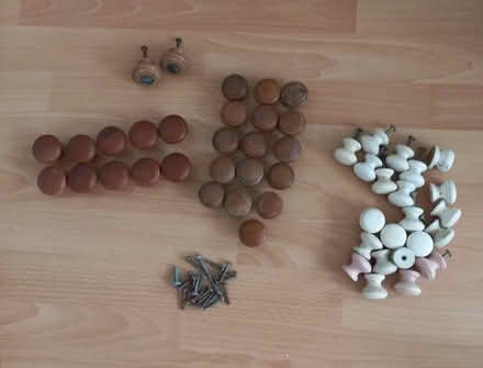 Photo of free Small drawer knobs (Devizes SN10) #1