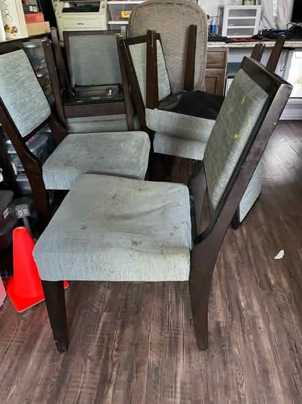 Photo of free 6 dining room chairs (Broomfield) #1
