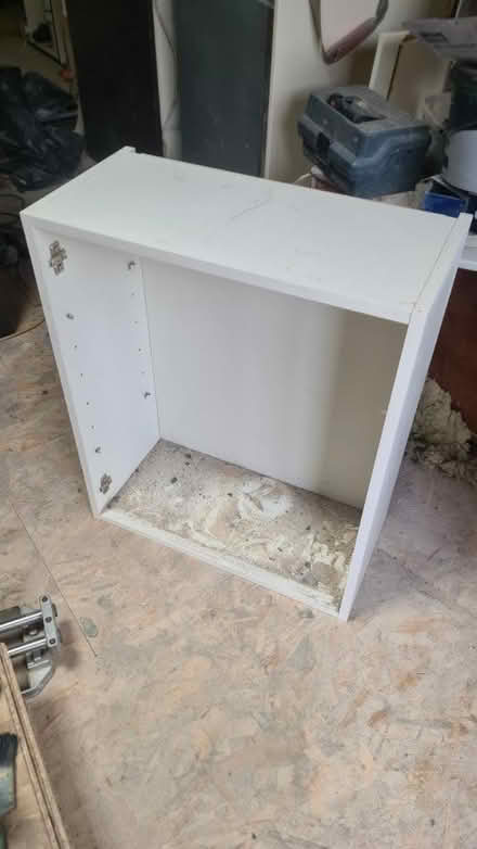 Photo of free Howdens wall cupboards 600mm (Tolworth KT6) #1