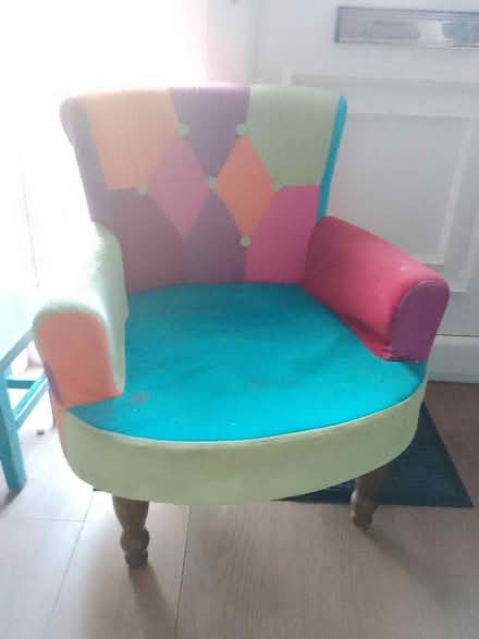 Photo of free Child's chair (Bachelor's Bump TN35) #2