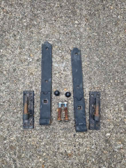 Photo of free Gate hinges (LU6 North Dunstable) #1