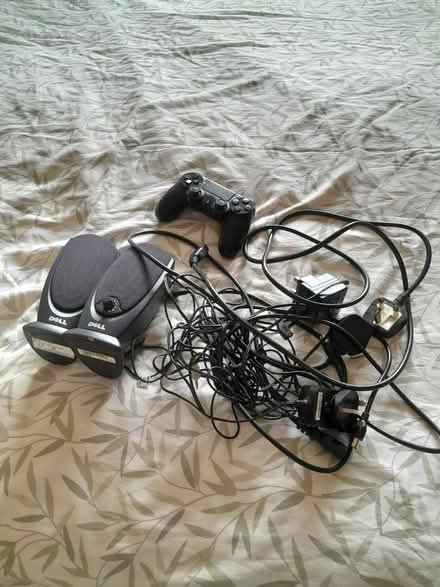 Photo of free Bundle of leads etc (ME19 West Malling area) #1