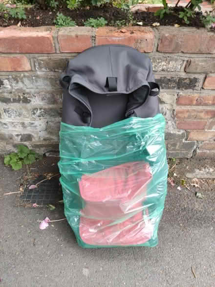 Photo of free Bugaboo chameleon basinet (North London N4, N8) #1