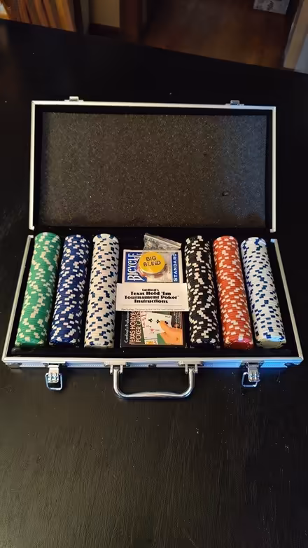Photo of free Poker Chips / Cards Set with Case (Springfield Union Station) #3