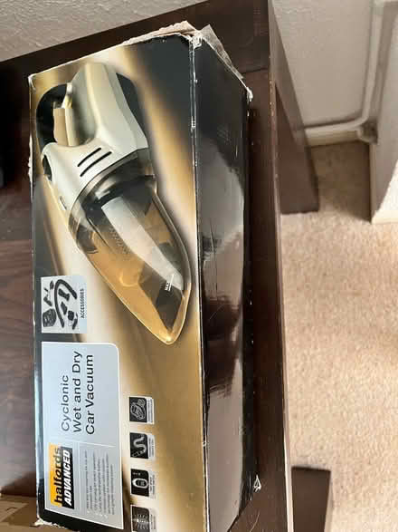 Photo of free Halfords cyclone Wet/dry car vacuum (Stevenage SG1) #1