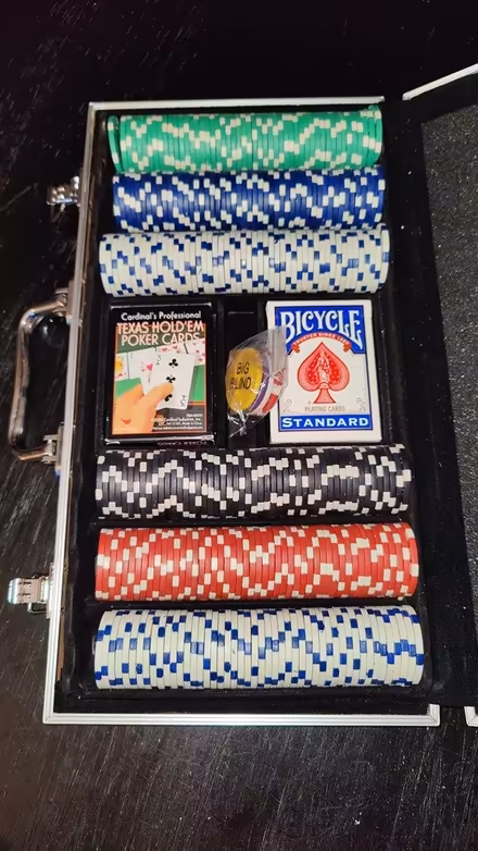 Photo of free Poker Chips / Cards Set with Case (Springfield Union Station) #4