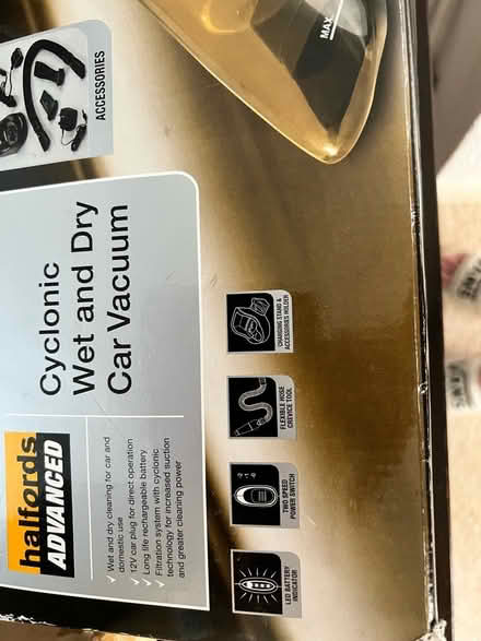 Photo of free Halfords cyclone Wet/dry car vacuum (Stevenage SG1) #2