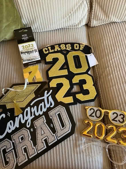 Photo of free Grad 2023 party decorations (Sunnyvale by lawrence expwy) #1