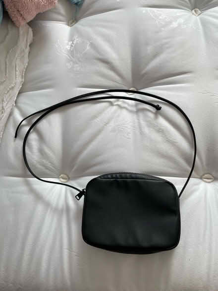 Photo of free H&M Handbag (Edmonton Green N9) #2