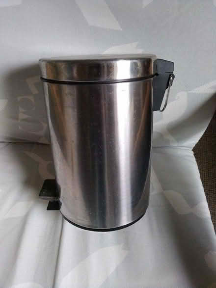 Photo of free Mini Pedal Bin (EH26 Penicuik) #1