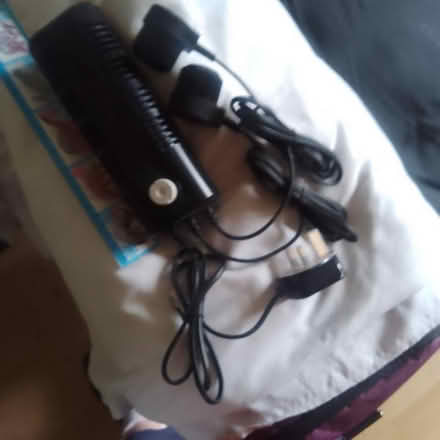 Photo of free Glo t8 conventional fluorescent lighting system no bulb (Top Amersham HP6) #1